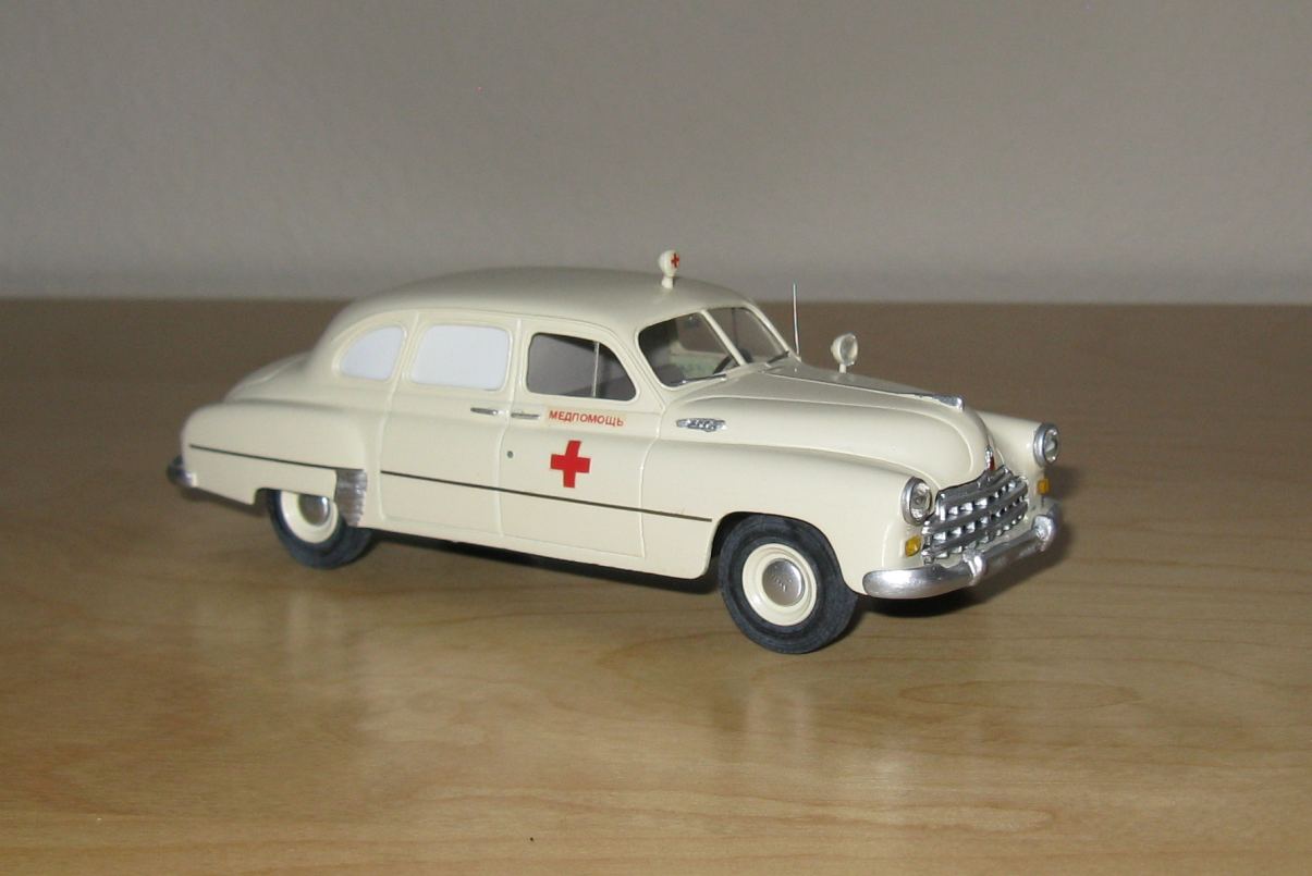 GAZ-12 ZIM The emergency medical service car of USSR  1:43 DeAGOSTINI 